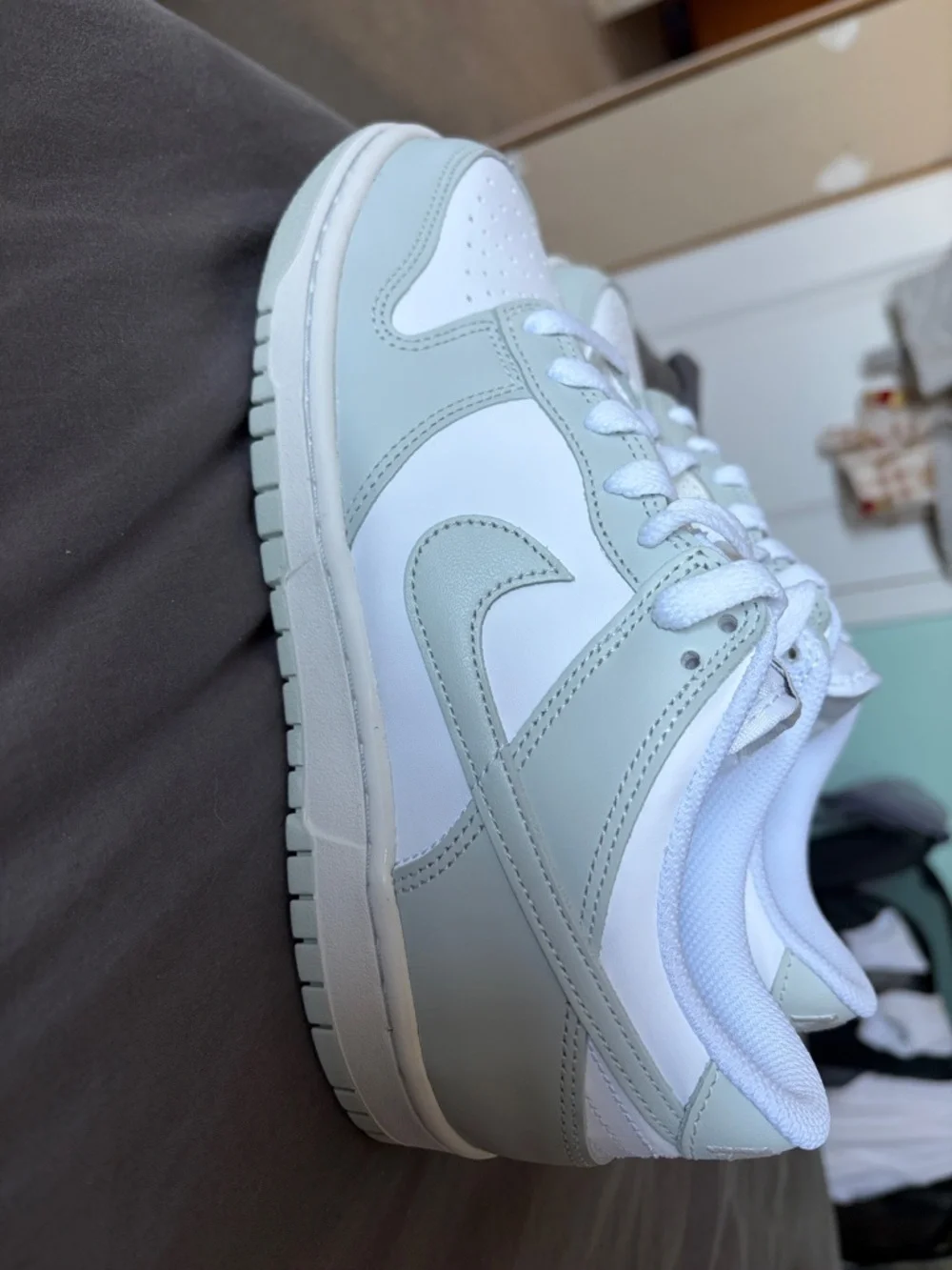 Nike Dunk Low - Picture 2 of 6